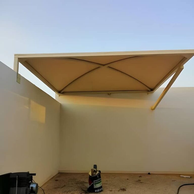 مظلات سيارات حديثة بجدة