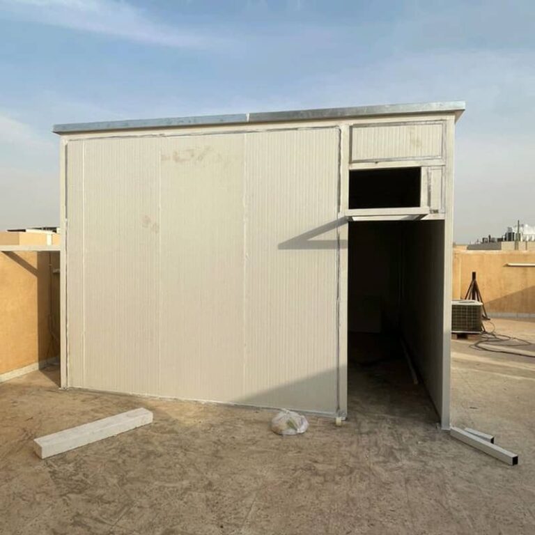 ملاحق ساندوتش بانل